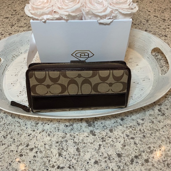 Authentic Coach Wallet - Picture 2 of 4